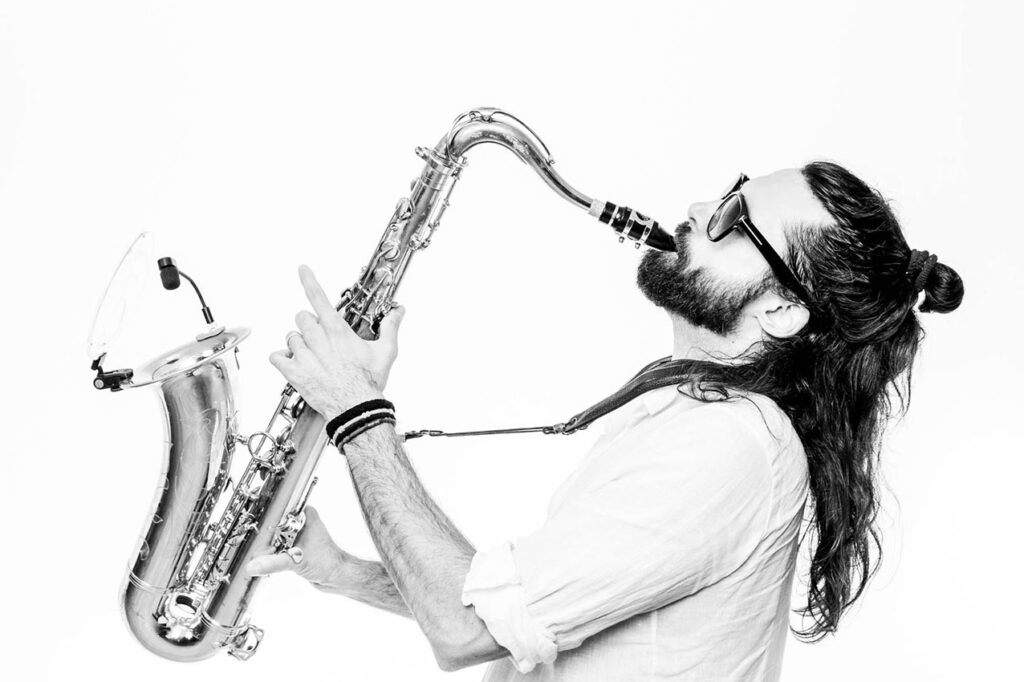 Musica jazz per eventi nelle Marche con il saxofonista italiano Milo Lombardi